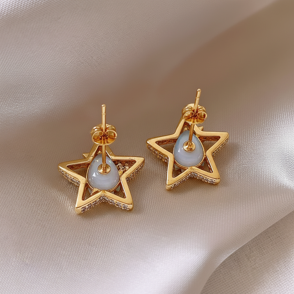 Elegant Star Earrings in Diamonds