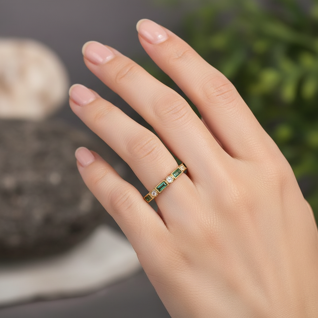 Vintage Green Inlaid Zirconia Gold Ring