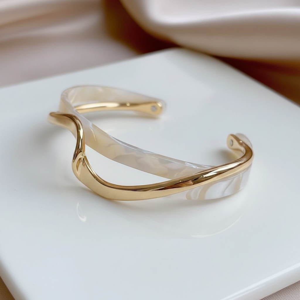White Opal Elegant Golden Bracelet